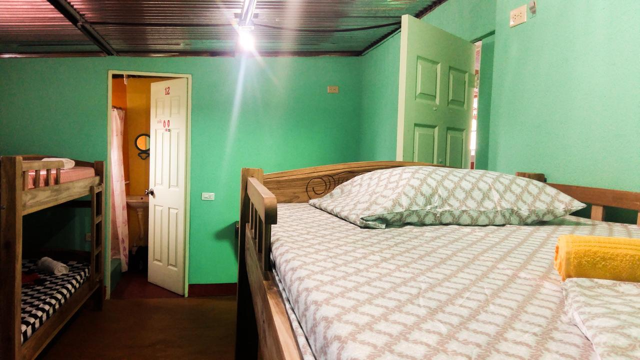 מויוגאלפה Hostel Life Is Good מראה חיצוני תמונה